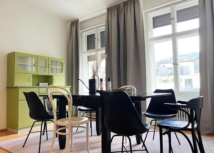 Stadtjuwel Mit Pfaenderblick
